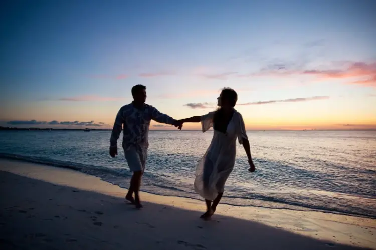 Couple-Sunset-Beach agadir