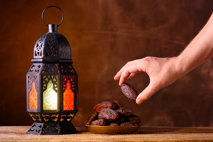the holly month of Ramadan in Agadir Morocco is a very special occasion for Moroccan that should be highly respected by tourists (not eating in public during the day)